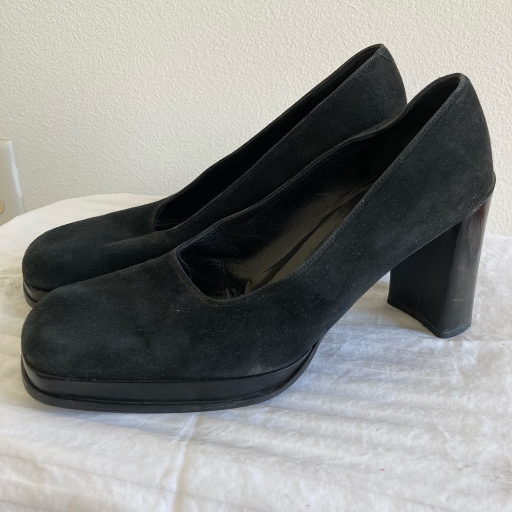 CALVIN KLEIN BLACK SUEDE PLATFORM PUMPS SIZE 9.5